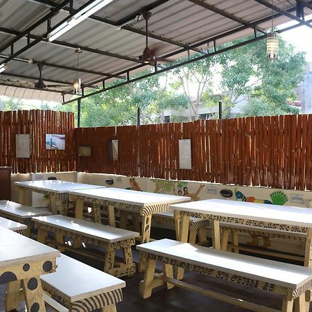 Elements Hostel Chennai Exteriör bild