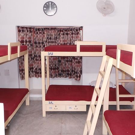 Elements Hostel Chennai Exteriör bild