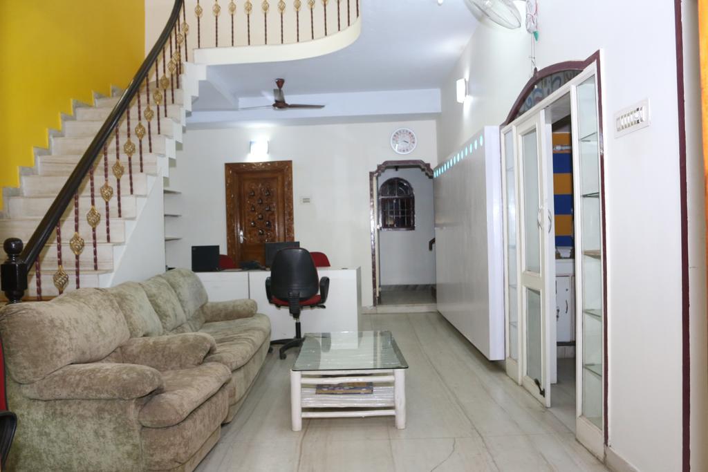 Elements Hostel Chennai Exteriör bild