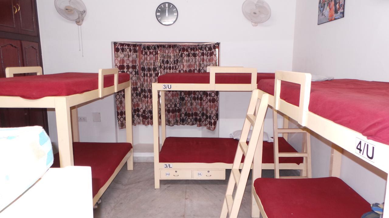 Elements Hostel Chennai Exteriör bild